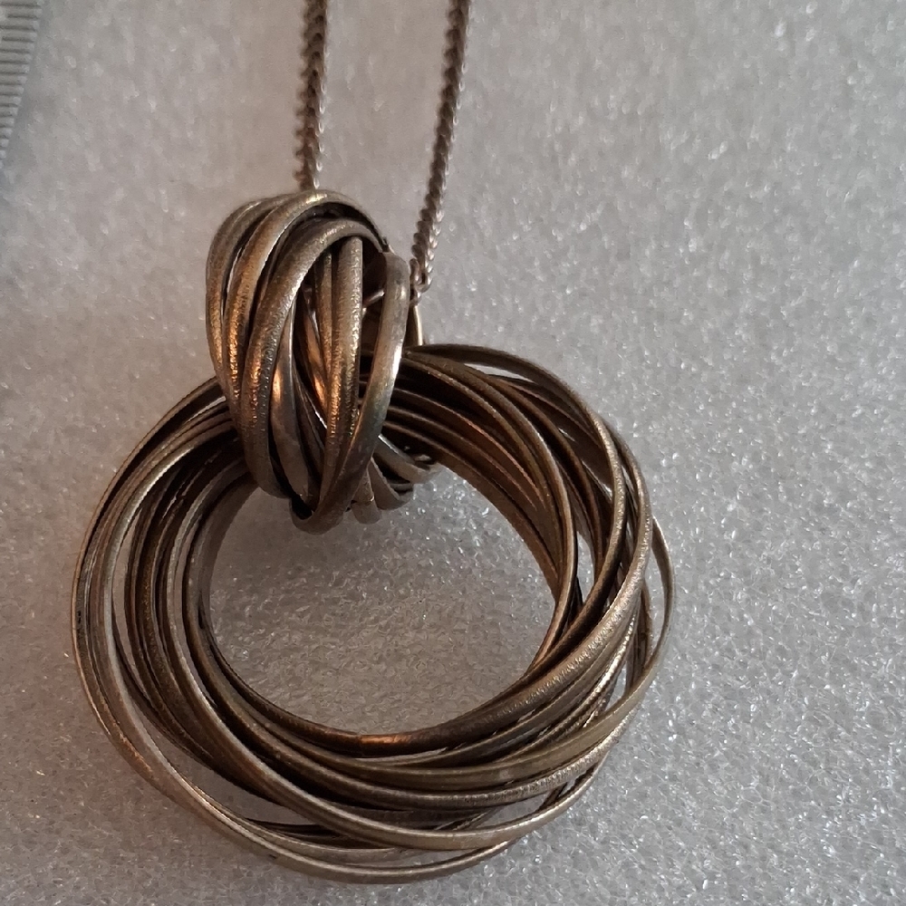 Interlocking Necklace - Picture 2 of 2